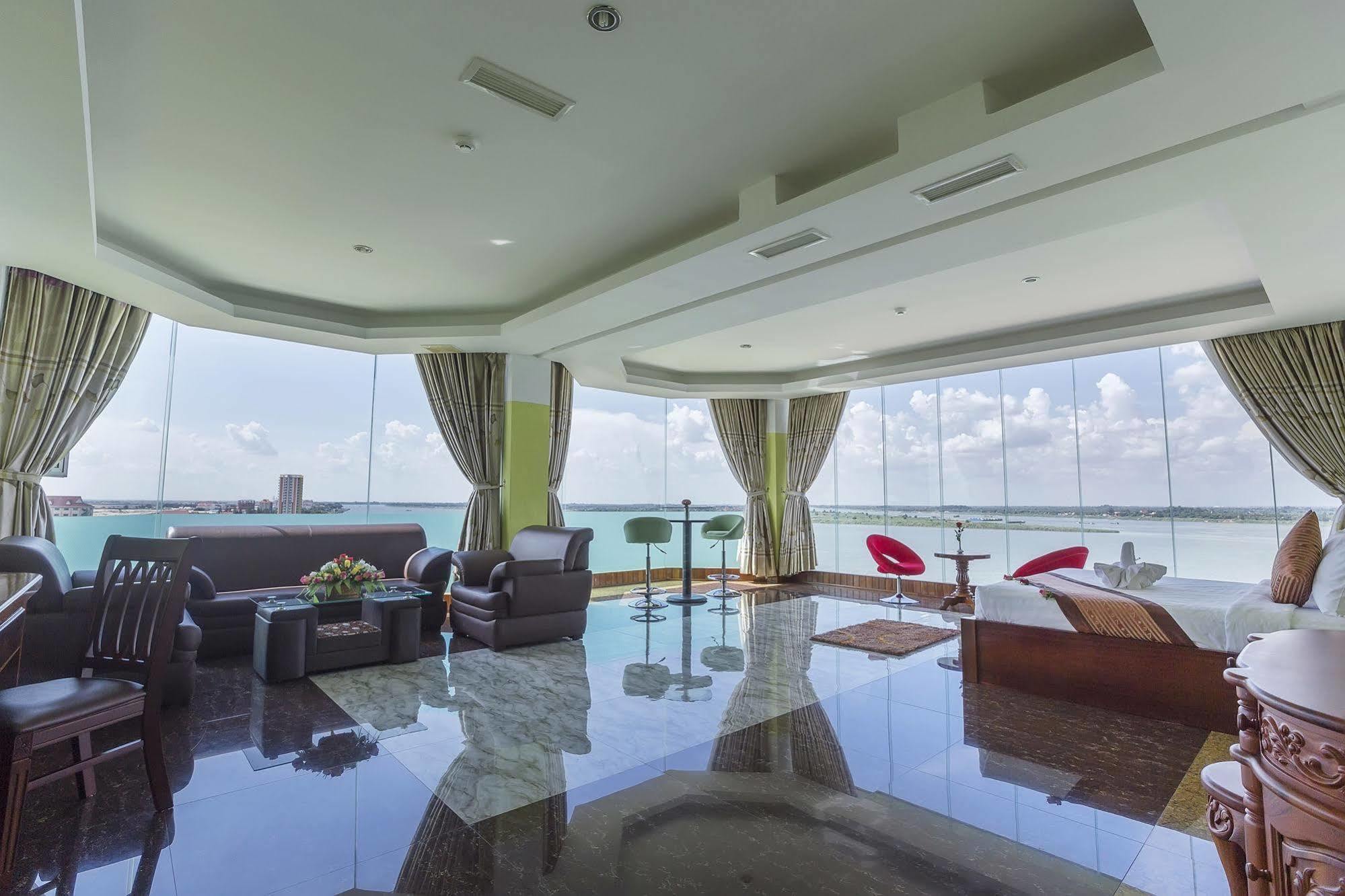 High Sky Hotel Phnom Penh Ngoại thất bức ảnh